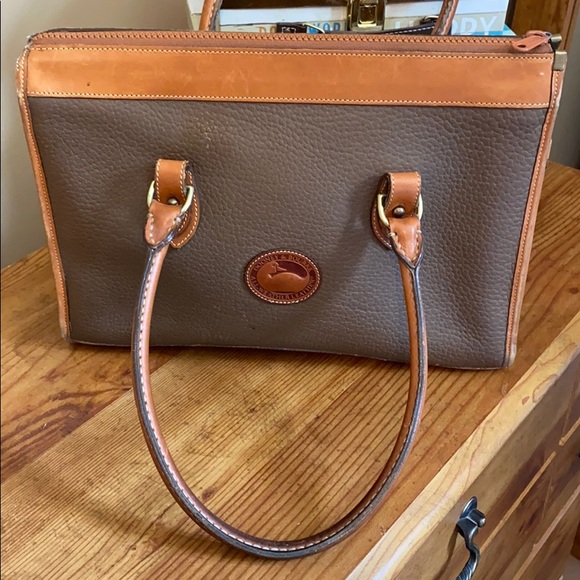 🎀Dooney and Bourke purse🎀 - Picture 4 of 13